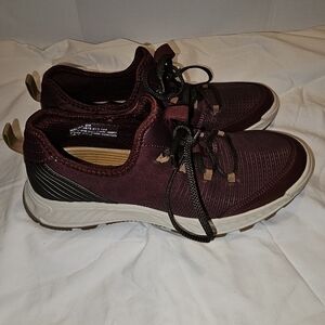Baretraps Women's Malina Comfort Sneaker SZ 8 Burgundy